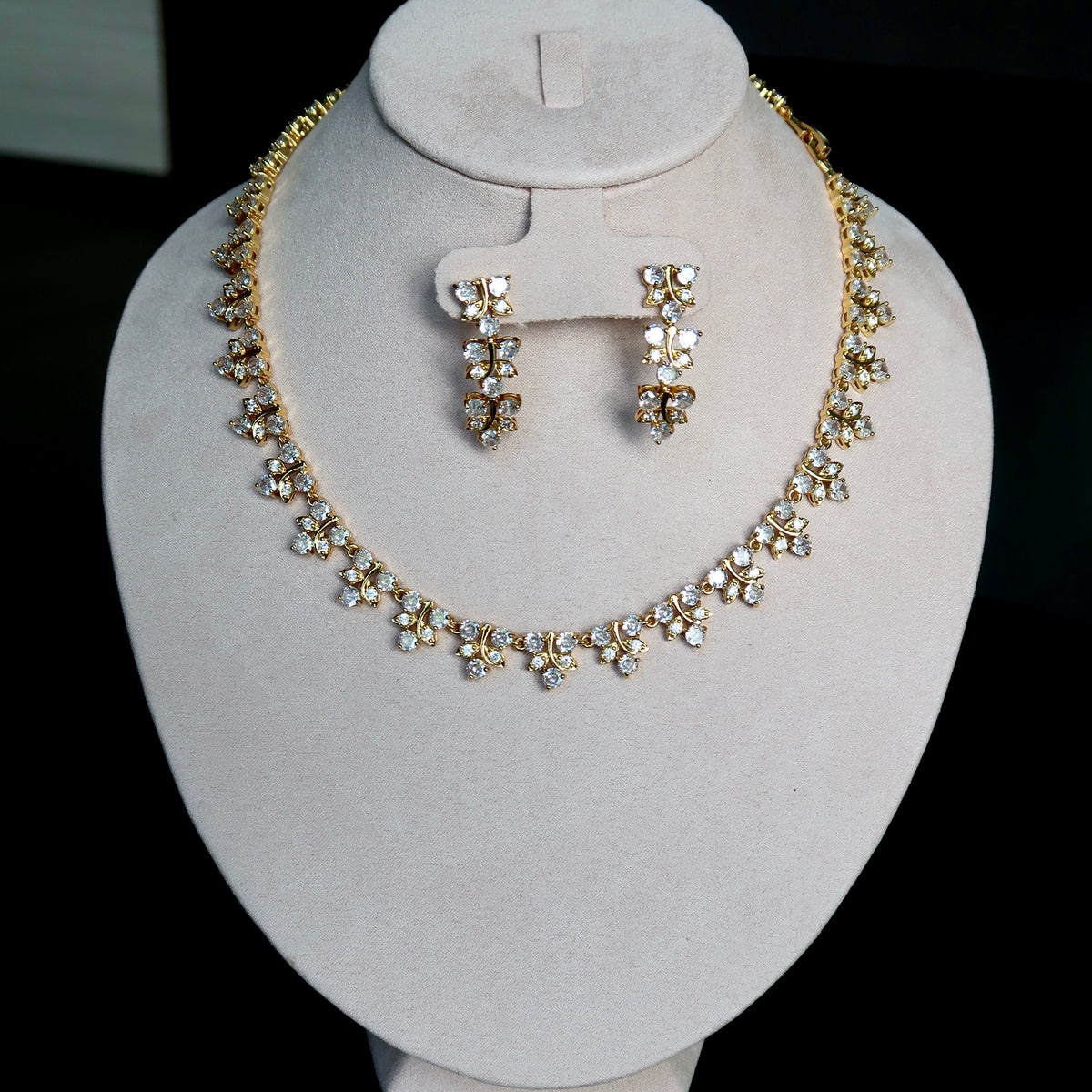 Cara Set