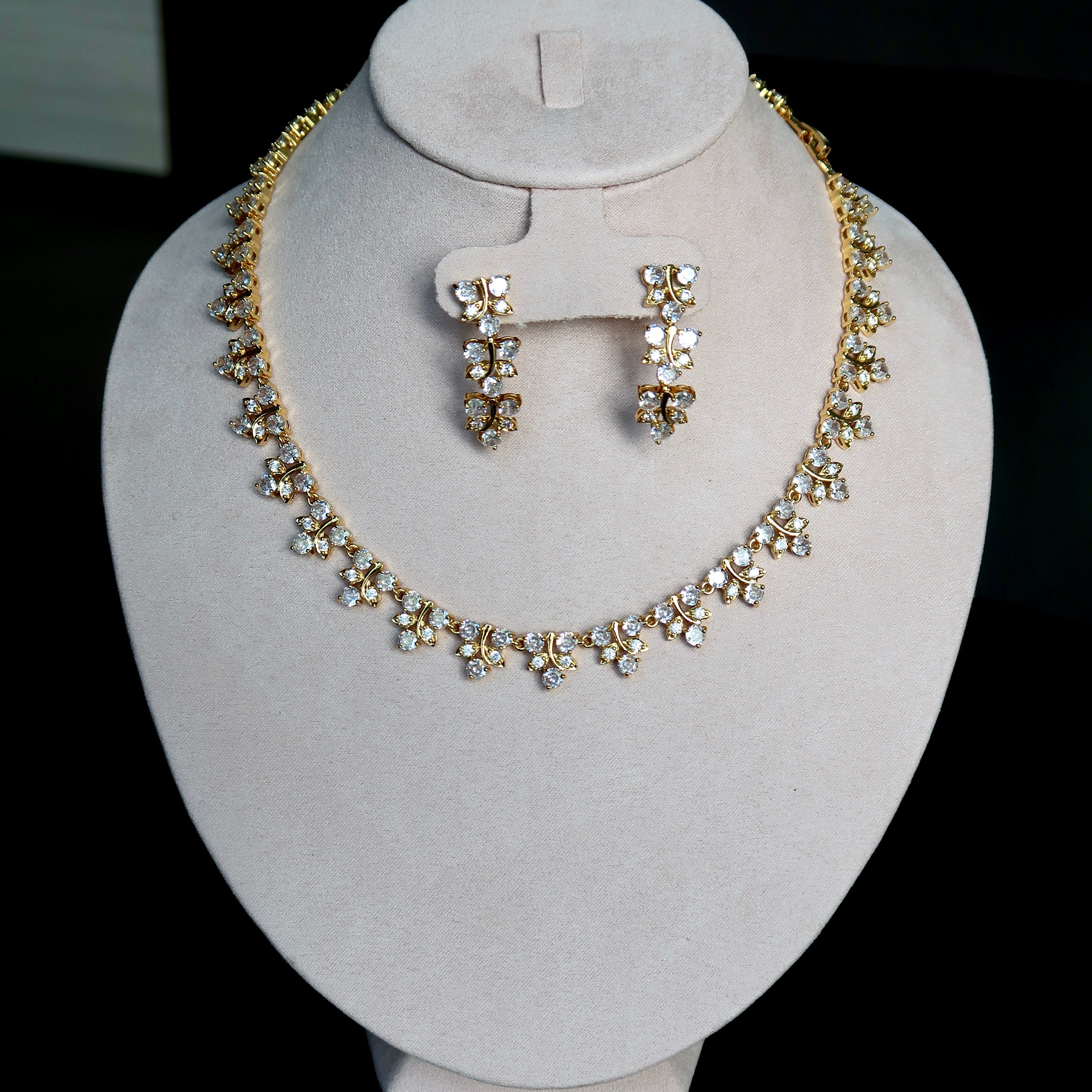 Cara Set